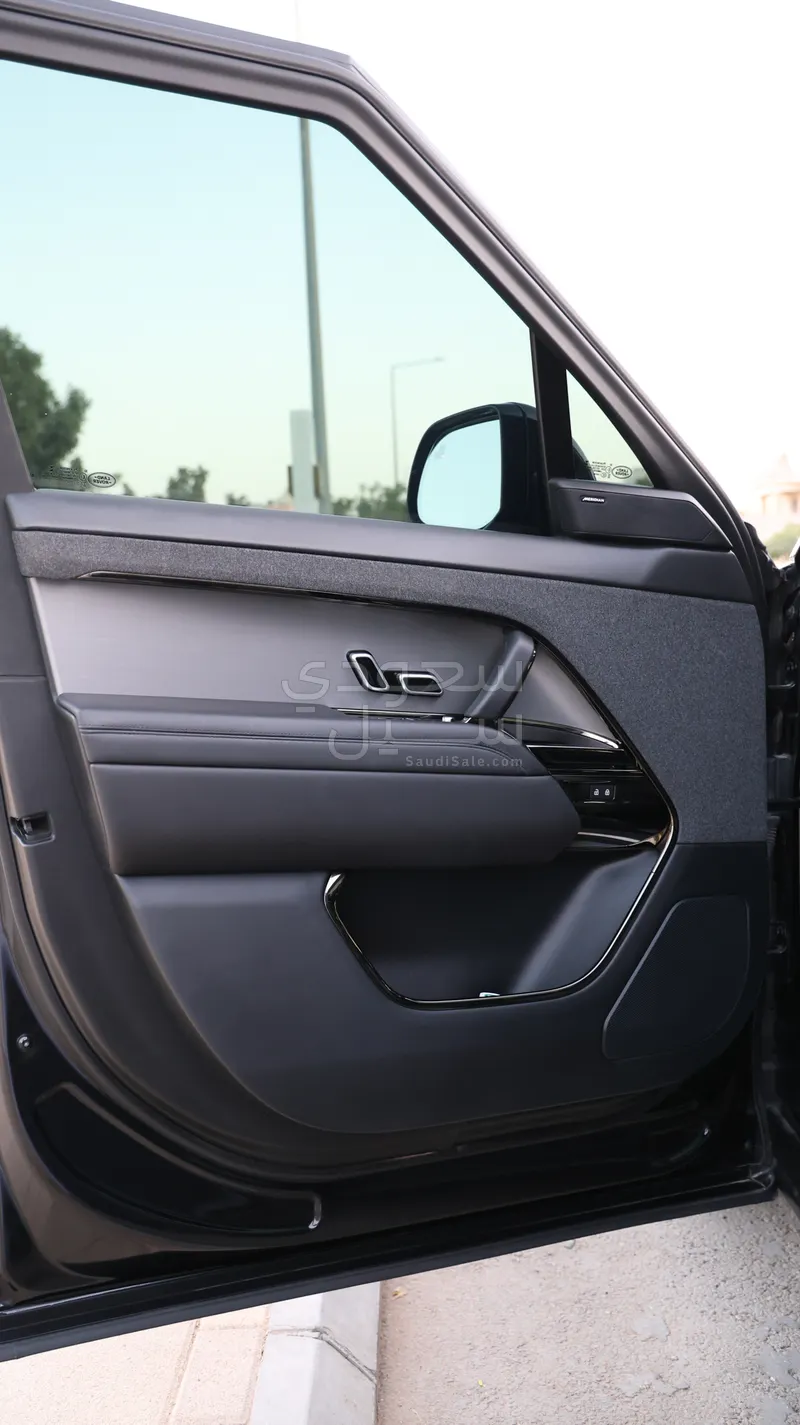 2023 لاند روفر رينج روفر سبورت اس اي