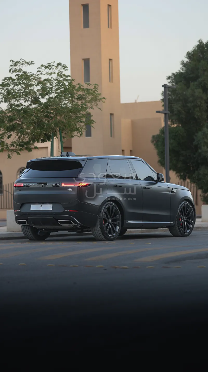 2023 لاند روفر رينج روفر سبورت اس اي