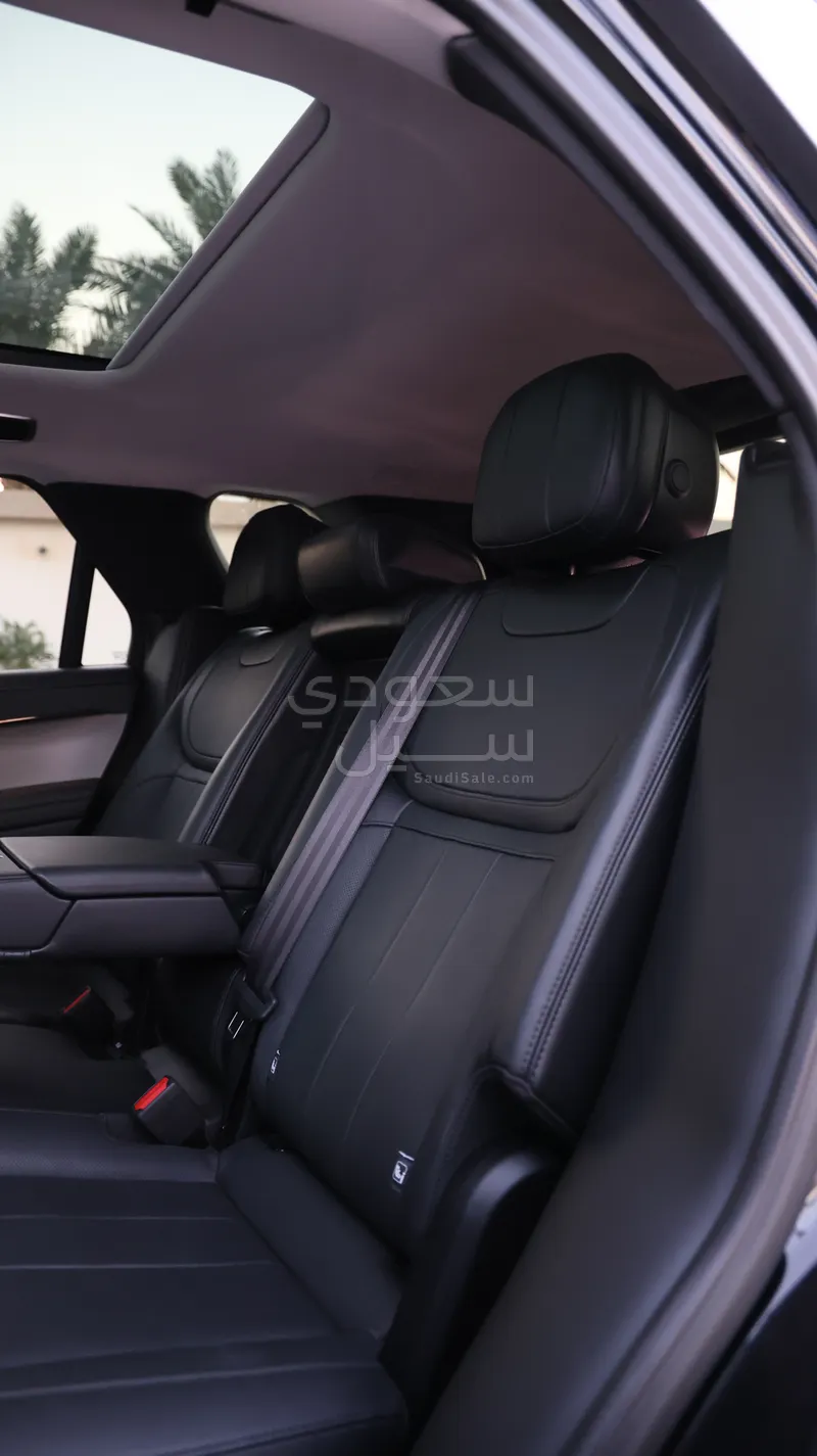 2023 لاند روفر رينج روفر سبورت اس اي