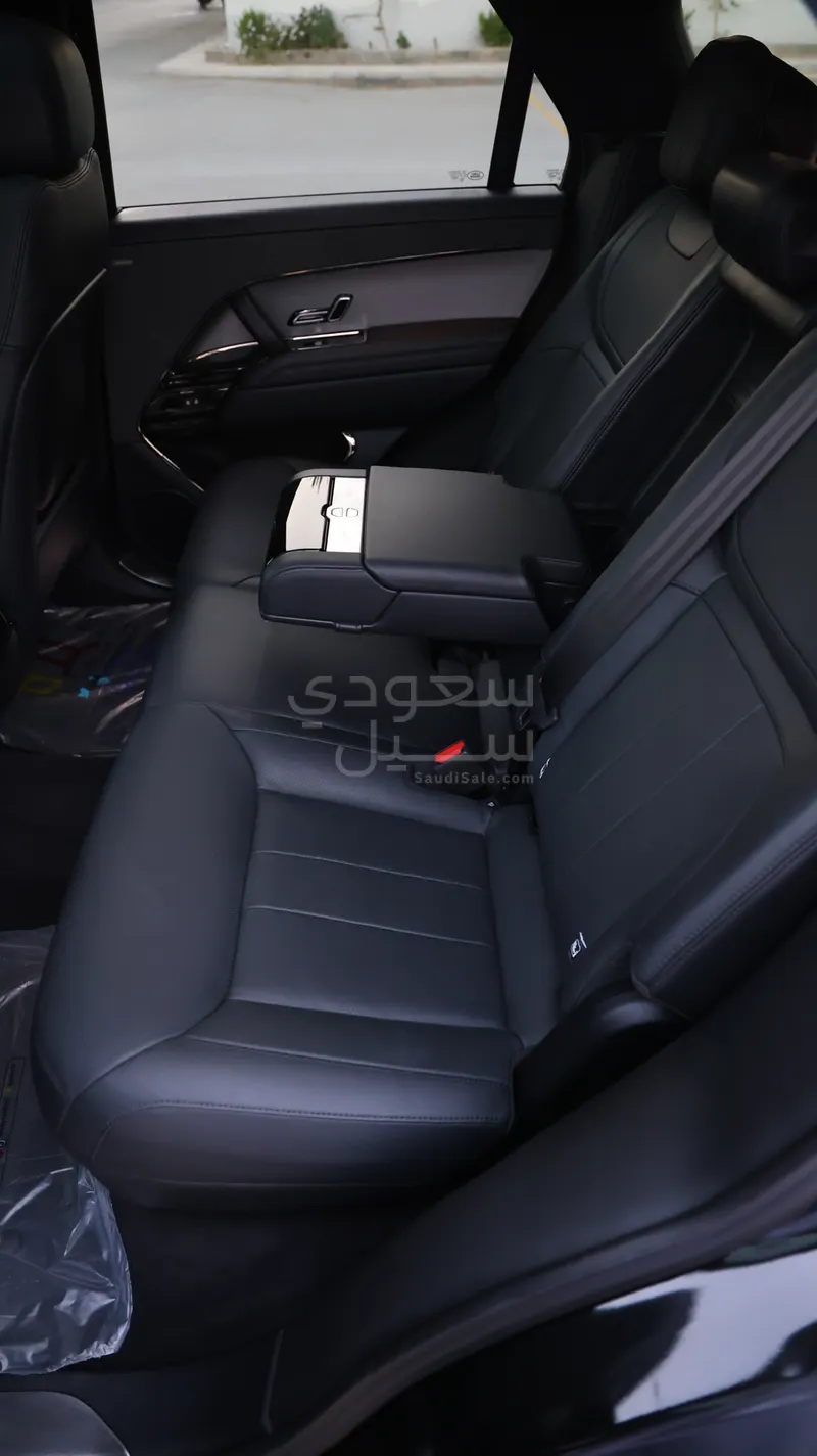 2023 لاند روفر رينج روفر سبورت اس اي