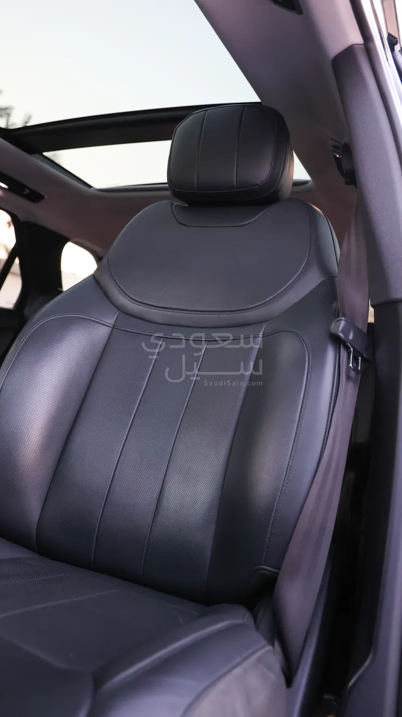 2023 لاند روفر رينج روفر سبورت اس اي