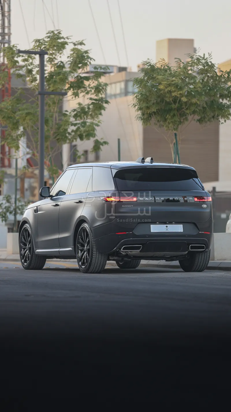 2023 لاند روفر رينج روفر سبورت اس اي