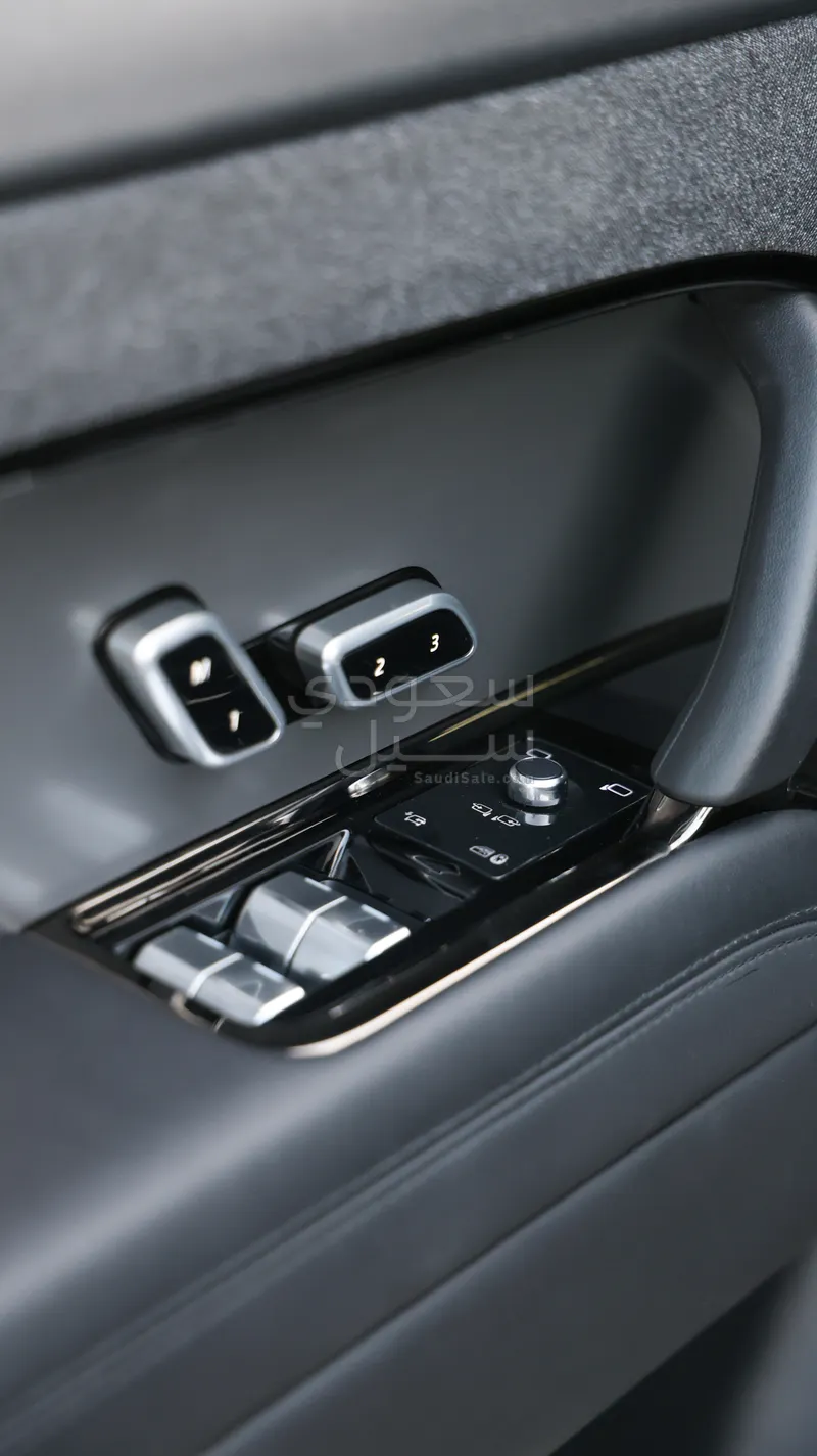 2023 لاند روفر رينج روفر سبورت اس اي