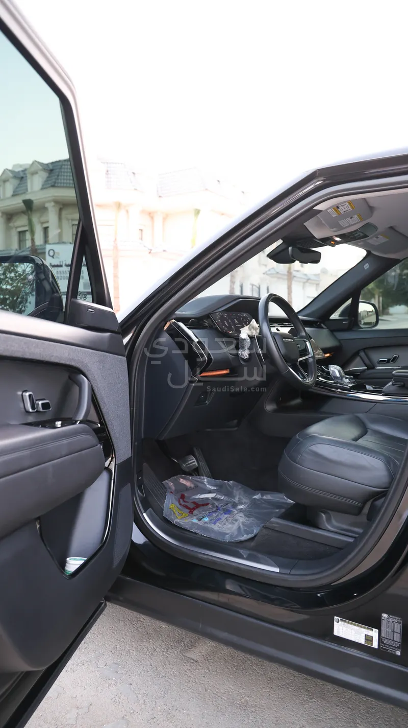 2023 لاند روفر رينج روفر سبورت اس اي