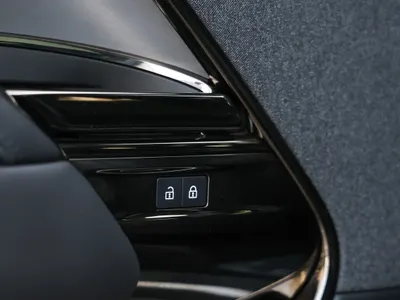 2023 لاند روفر رينج روفر سبورت اس اي