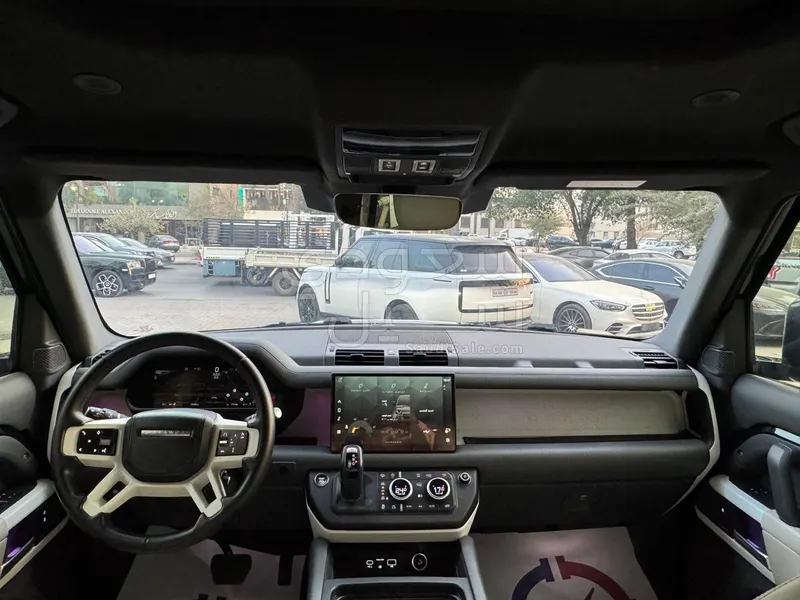 2023 لاند روفر ديفيندر اتش اس اي