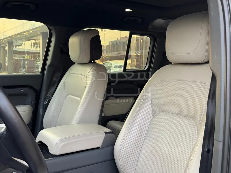 2023 لاند روفر ديفيندر اتش اس اي