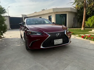 2019 لكزس إي إس 250