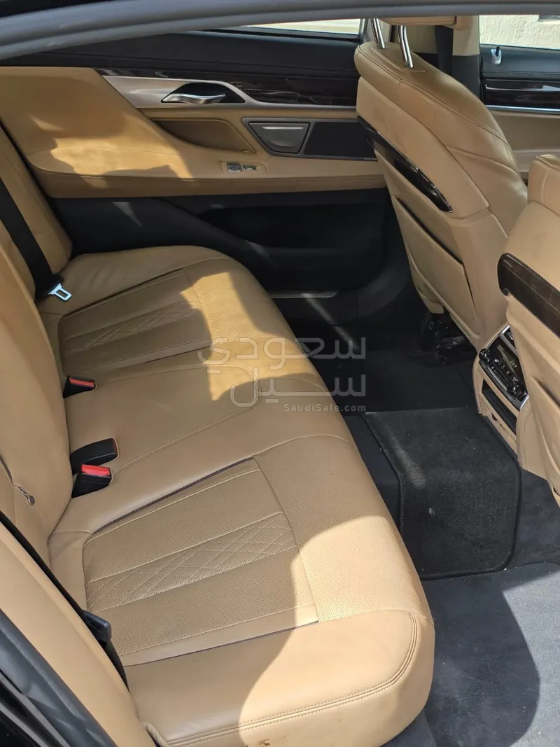 2016 بي ام دبليو الفئة السابعة 740أي