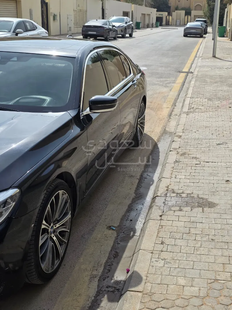 2016 بي ام دبليو الفئة السابعة 740أي