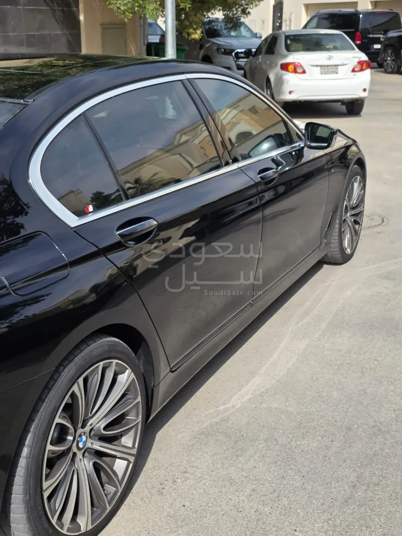 2016 بي ام دبليو الفئة السابعة 740أي