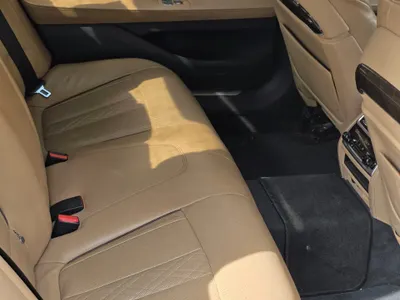 2016 بي ام دبليو الفئة السابعة 740أي