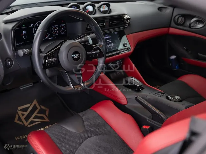 2023 نيسان زد 370