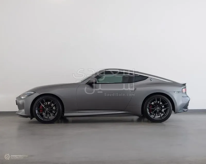 2023 نيسان زد 370