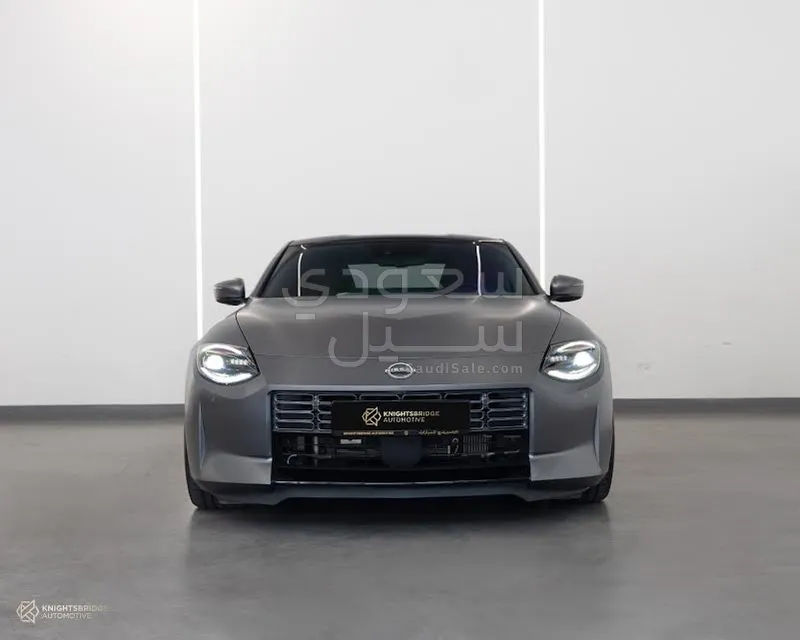 2023 نيسان زد 370