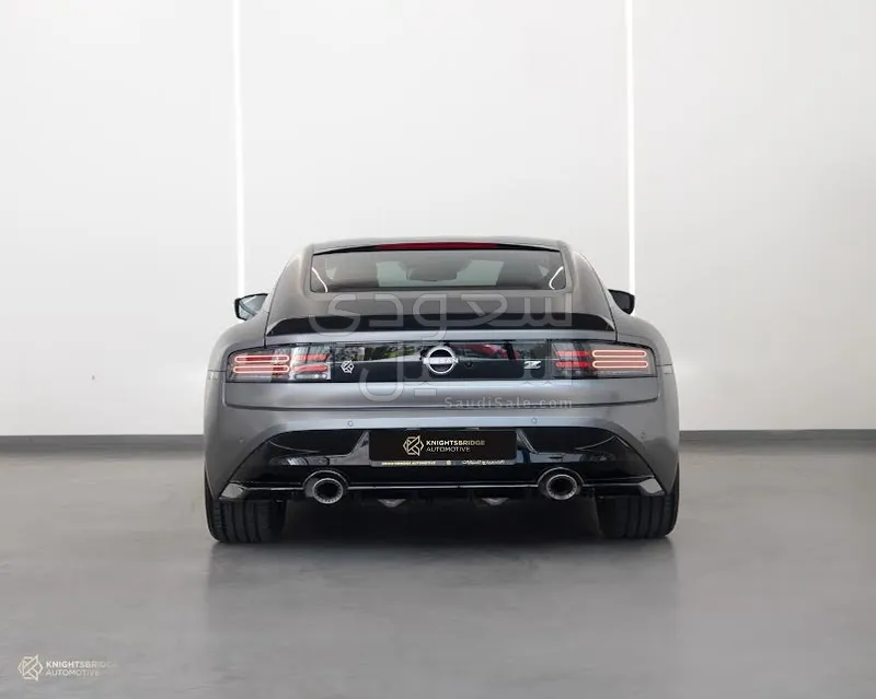 2023 نيسان زد 370