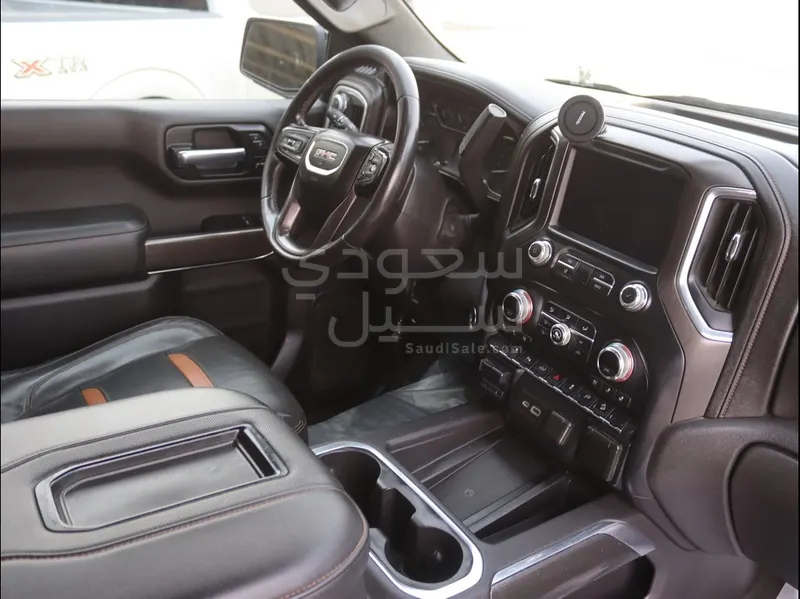 2020 جي ام سي سييرا اي تي 4