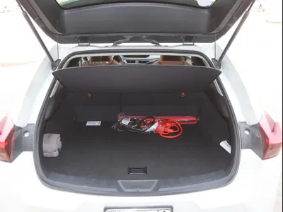 2022 لكزس يو إكس 200