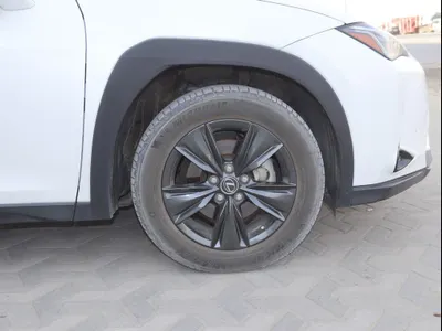 2022 لكزس يو إكس 200