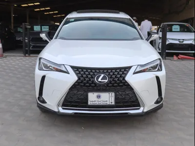 2022 لكزس يو إكس 200