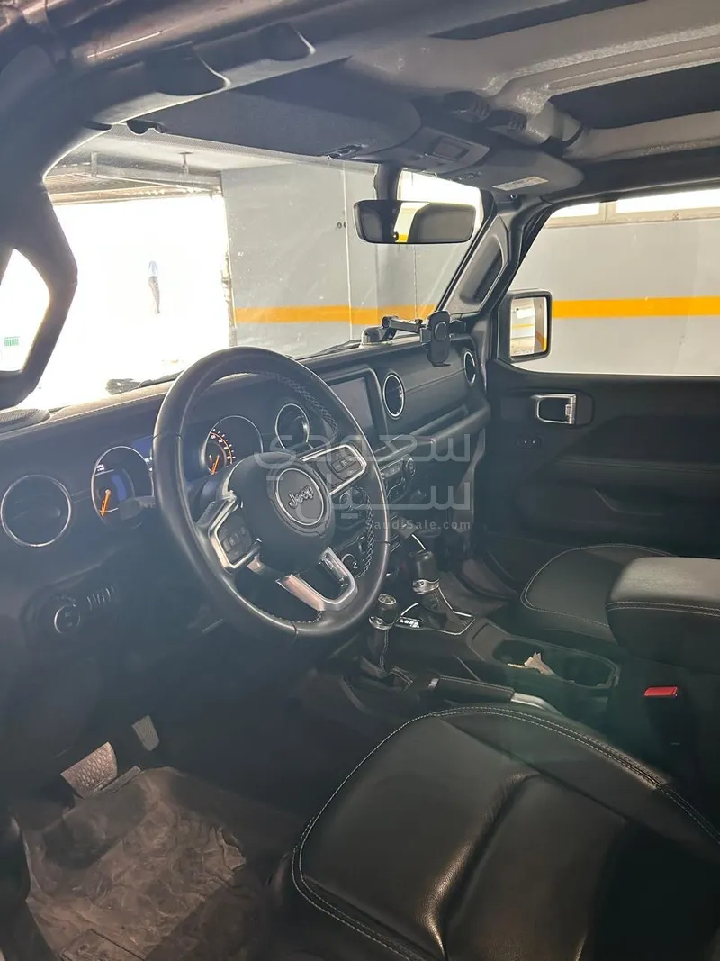 2021 جييب رانجلر صحارى