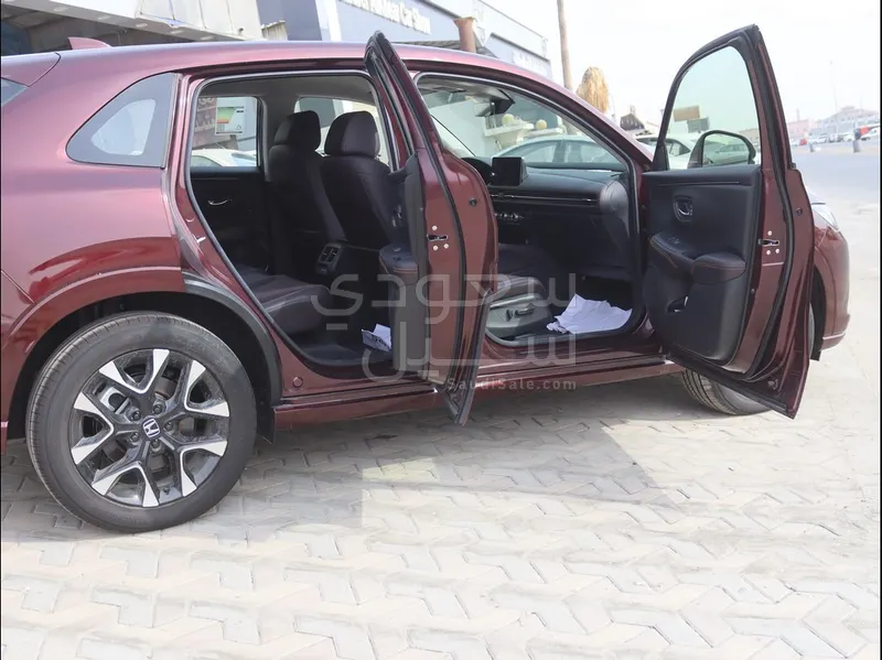 2024 هوندا زي ار في