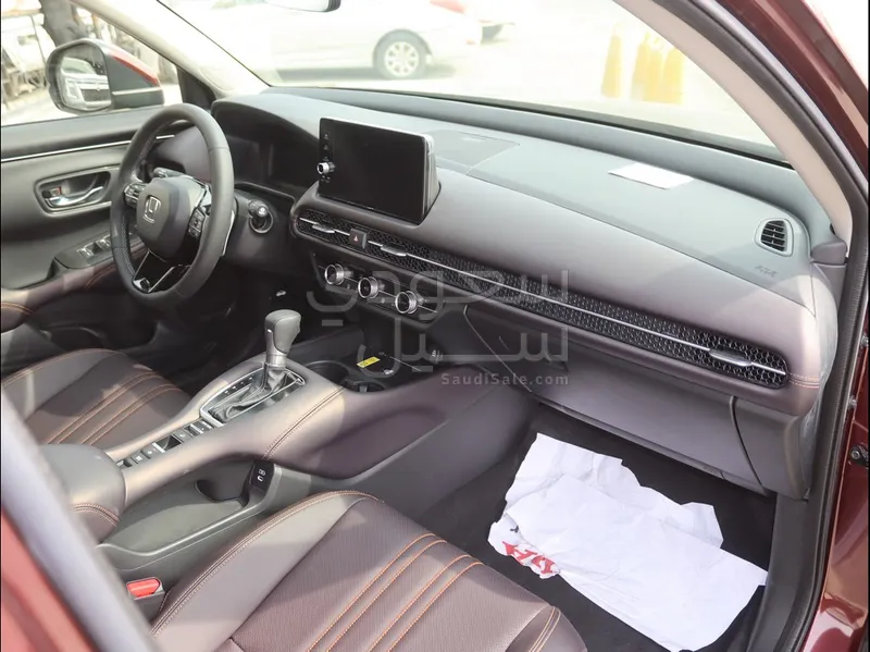 2024 هوندا زي ار في