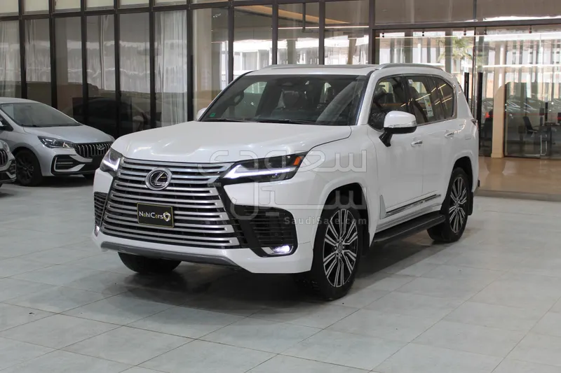 2025 لكزس إل إكس 600