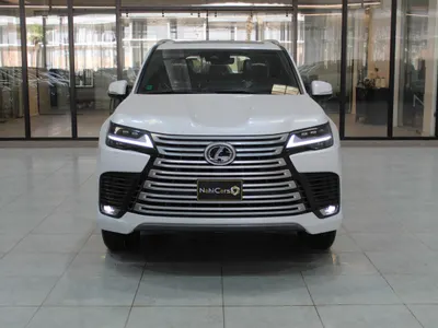 2025 لكزس إل إكس 600