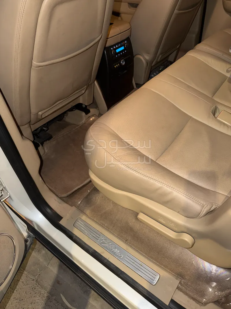 2012 كاديلاك اسكاليد إي إس في