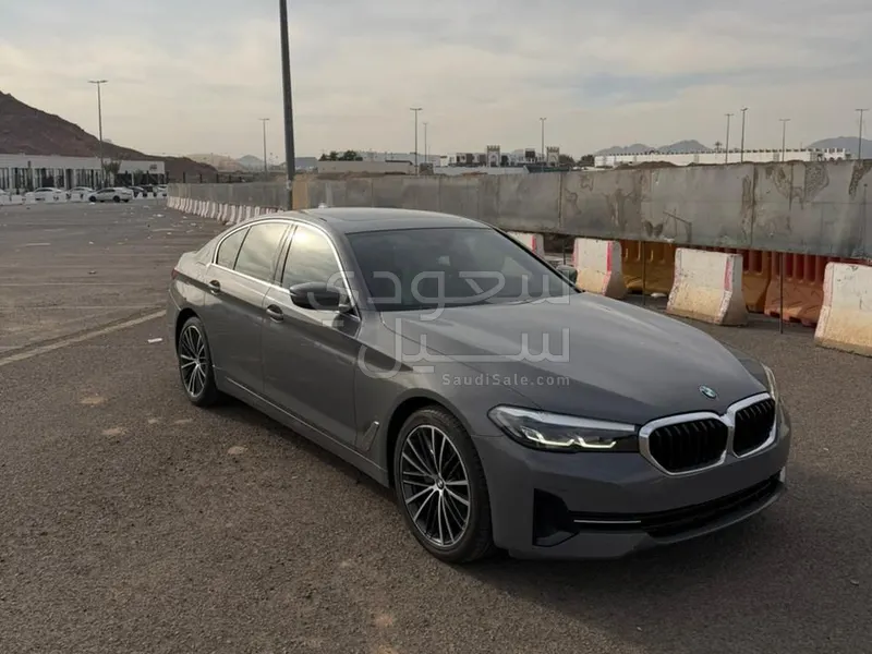 2022 بي ام دبليو الفئة الخامسة 520 أي