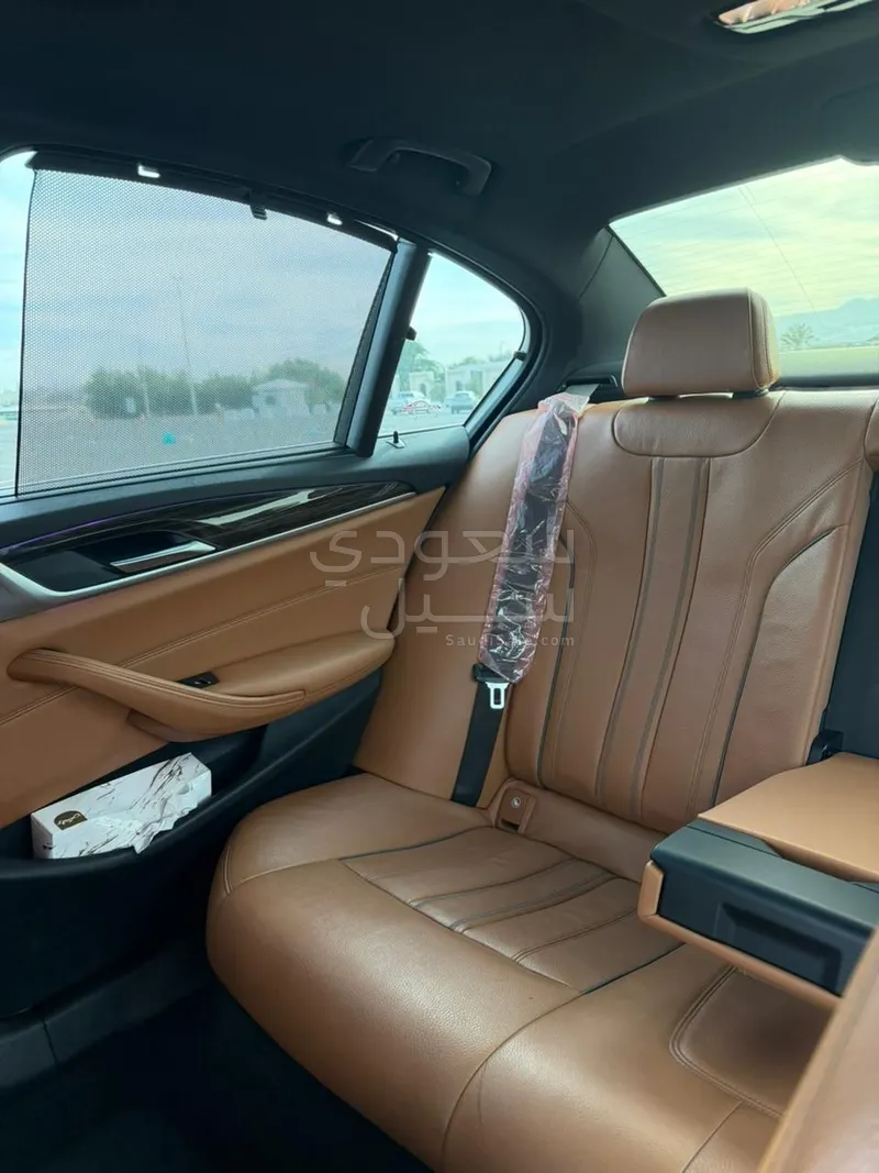 2022 بي ام دبليو الفئة الخامسة 520 أي