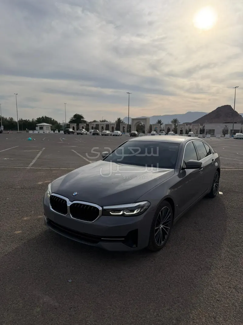 2022 بي ام دبليو الفئة الخامسة 520 أي