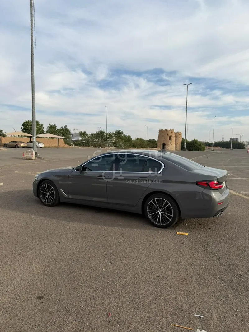 2022 بي ام دبليو الفئة الخامسة 520 أي