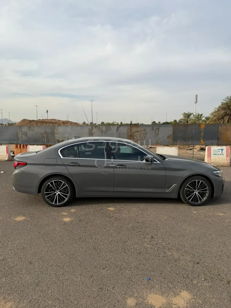 2022 بي ام دبليو الفئة الخامسة 520 أي