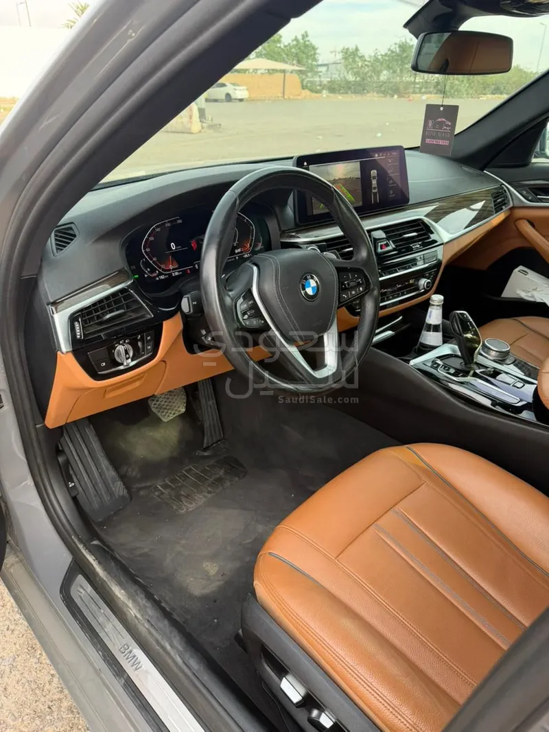 2022 بي ام دبليو الفئة الخامسة 520 أي