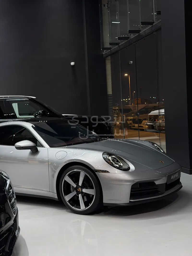 2025 بورش 911 كاريرا
