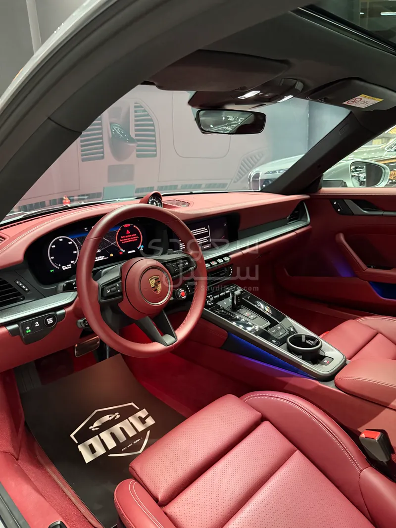 2025 بورش 911 كاريرا