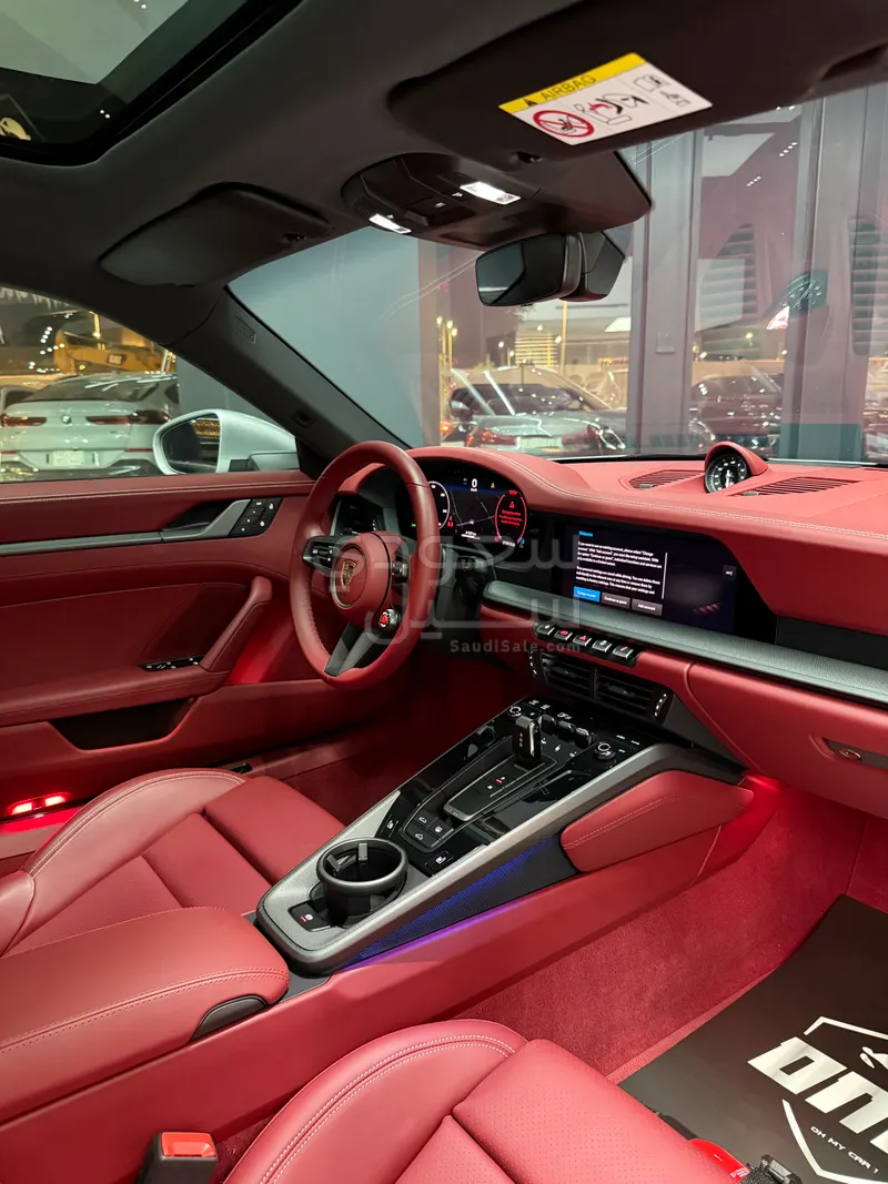 2025 بورش 911 كاريرا
