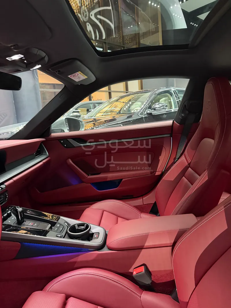 2025 بورش 911 كاريرا