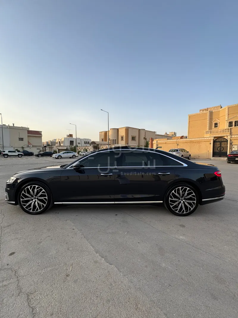 2021 اودي اي 8 ال 55تي اف اس أي