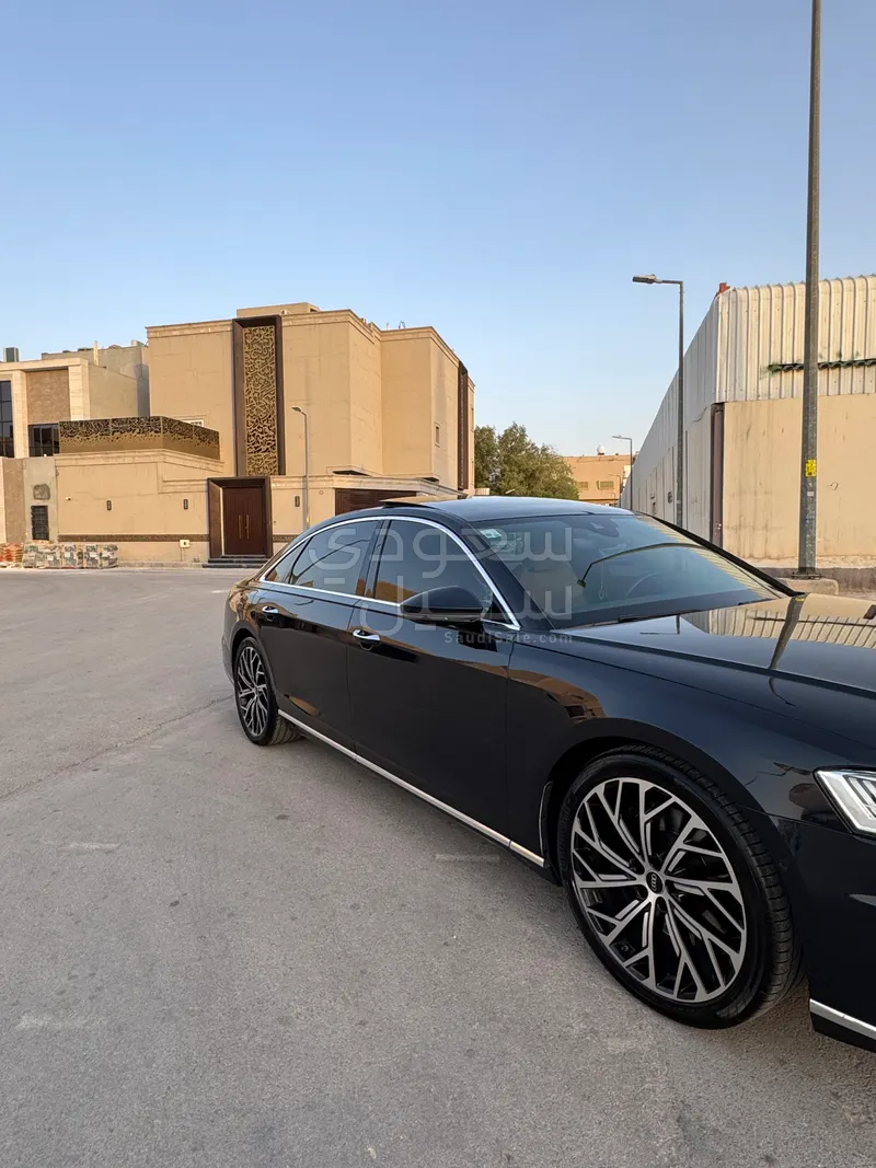 2021 اودي اي 8 ال 55تي اف اس أي