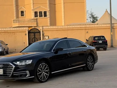 2021 اودي اي 8 ال 55تي اف اس أي