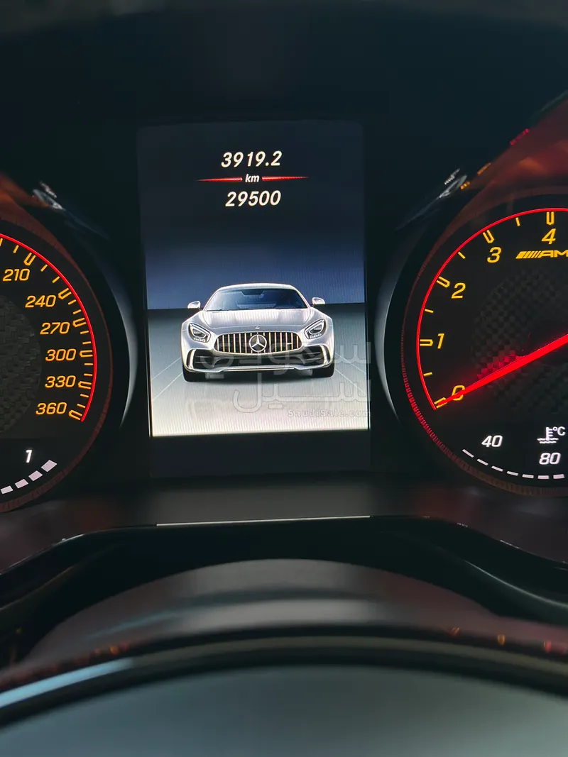 2018 مرسيدس - بنز جي تي أر أي إم جي