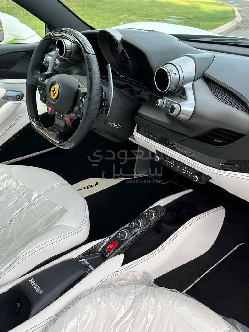 2020 فيراري اف 8 تريبوتو