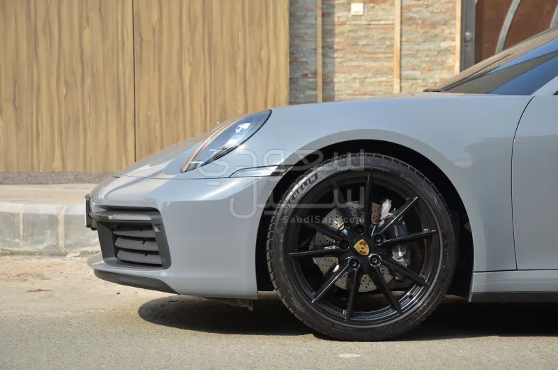 2024 بورش 911 كاريرا