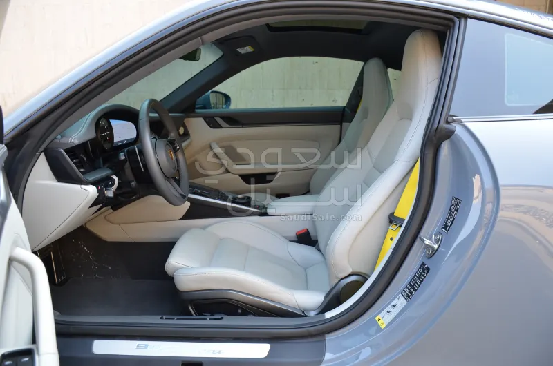 2024 بورش 911 كاريرا