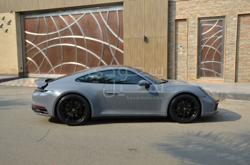 2024 بورش 911 كاريرا