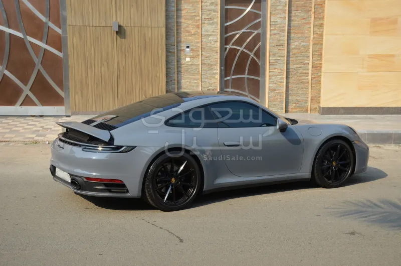 2024 بورش 911 كاريرا