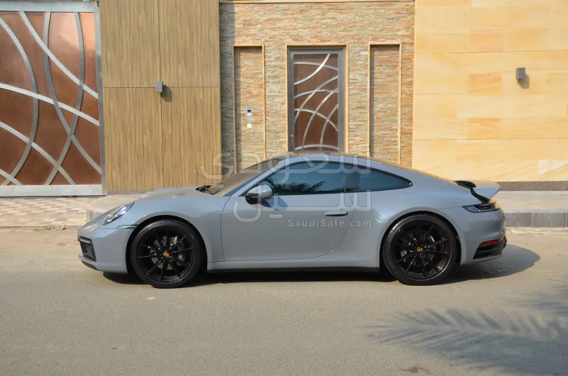 2024 بورش 911 كاريرا